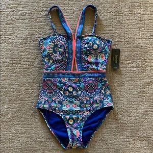 New Designer SwimSuit- Laundry by Shelli Segal